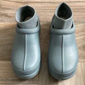 UGG TASMAN X Slipper/clog/rainboot Ladies 9 in excellent condition